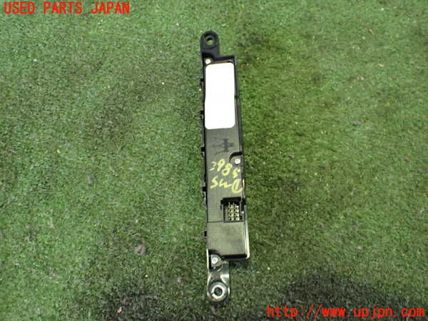 2UPJ-29856306]マセラティ・ギブリ(MG30B)スイッチ1 (横滑り防止OFF 他) 中古_m0002.jpg