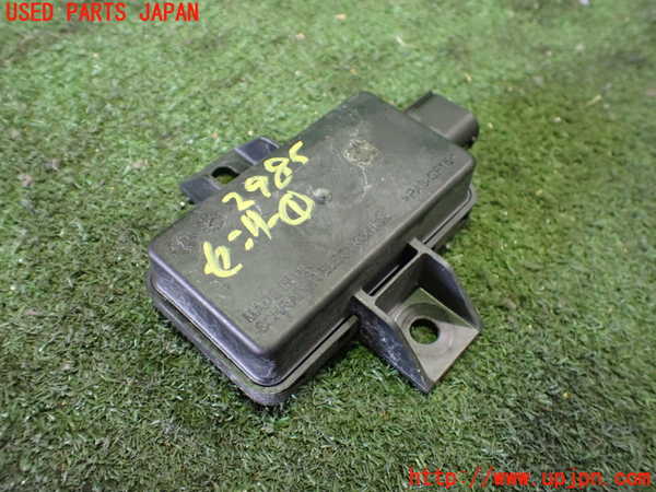 2UPJ-29856381]マセラティ・ギブリ(MG30B)センサー1 中古_m0001.jpg