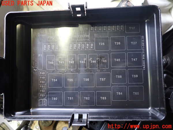 2UPJ-29856741]マセラティ・ギブリ(MG30B)ヒューズボックス1 中古_m0002.jpg