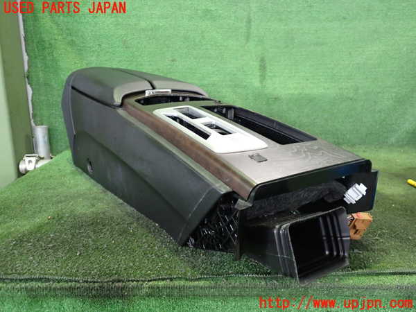 2UPJ-29857540]マセラティ・ギブリ(MG30B)センターコンソール 中古_m0002.jpg