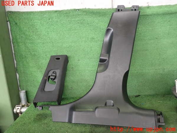 2UPJ-29857665]マセラティ・ギブリ(MG30B)右センターピラートリム 中古_m0001.jpg