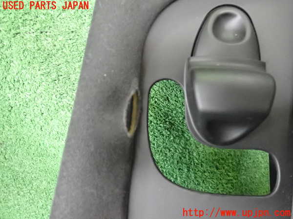 2UPJ-29857665]マセラティ・ギブリ(MG30B)右センターピラートリム 中古_m0003.jpg
