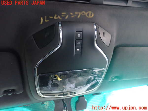 2UPJ-29856411]マセラティ・ギブリ(MG30B)ルームランプ1 (真中 1列目) 中古_m0001.jpg