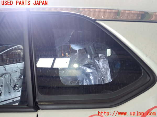 2UPJ-29861382]カローラ クロス ハイブリッド(ZVG13)左クォーターガラス (43R-007953 M2L3) 中古_m0001.jpg