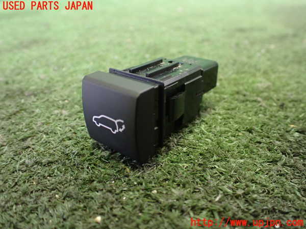 5UPJ-29866311]カローラ クロス ハイブリッド(ZVG13)スイッチ6 (バックドア) 中古_m0001.jpg