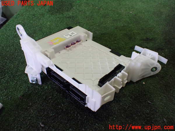 2UPJ-29866741]カローラ クロス ハイブリッド(ZVG13)ヒューズボックス1 中古_m0001.jpg