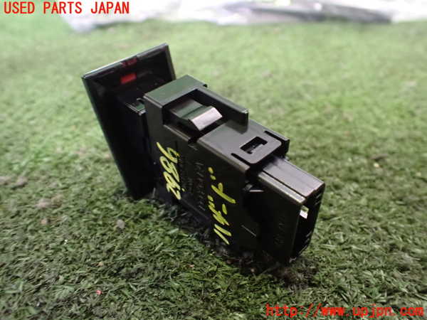 2UPJ-29866290]カローラ クロス ハイブリッド(ZVG13)ハザードスイッチ 中古_m0002.jpg