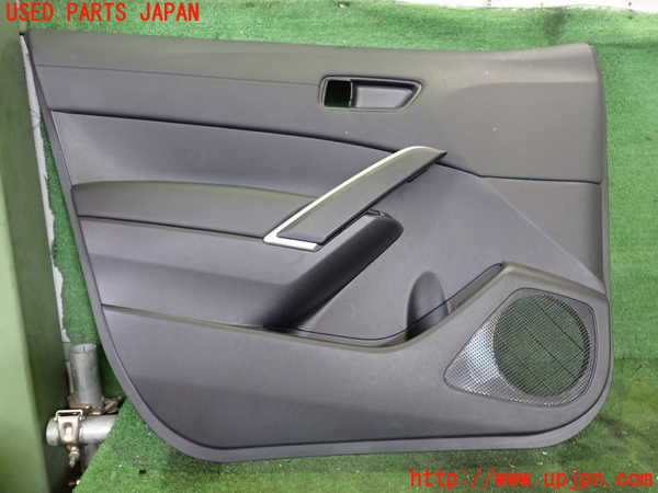 2UPJ-29861264]カローラ クロス ハイブリッド(ZVG13)左前ドア内張り 中古_m0001.jpg