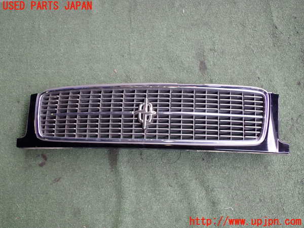 2UPJ-29871050]セドリック 4ドアハードトップ(UY32)ラジエターグリル 中古_m0001.jpg