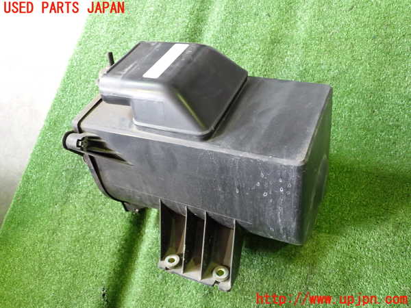2UPJ-29872560]セドリック 4ドアハードトップ(UY32)エアクリーナーボックス 中古_m0001.jpg