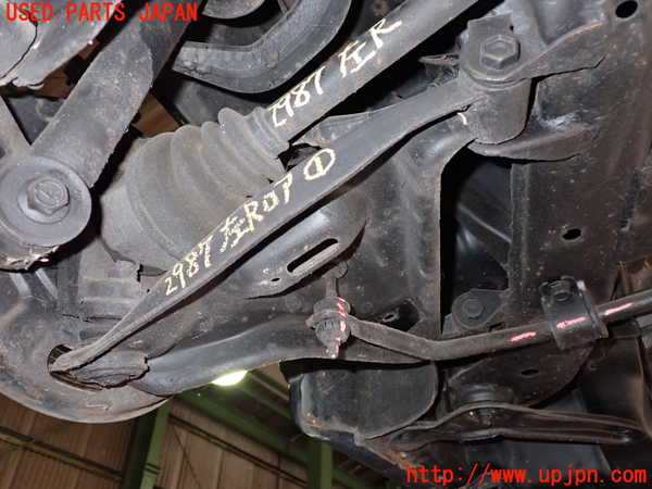 2UPJ-29875226]セドリック 4ドアハードトップ(UY32)左リアロアアーム1 中古_m0001.jpg