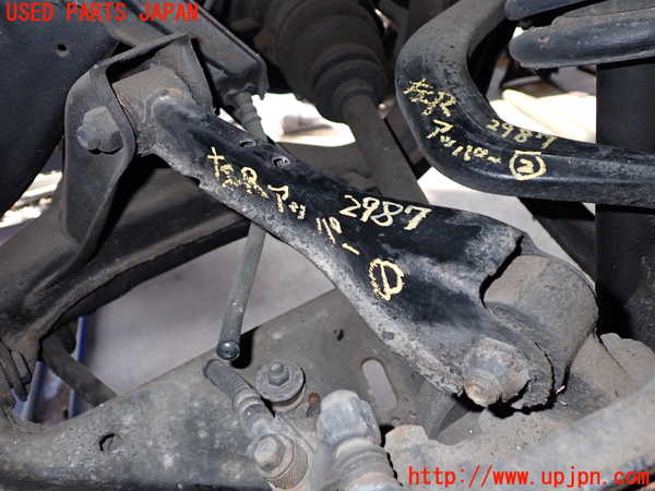 2UPJ-29875156]セドリック 4ドアハードトップ(UY32)左リアアッパーアーム1 中古_m0001.jpg