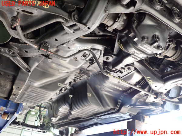 2UPJ-29875445]セドリック 4ドアハードトップ(UY32)リアスタビライザー 中古_m0001.jpg