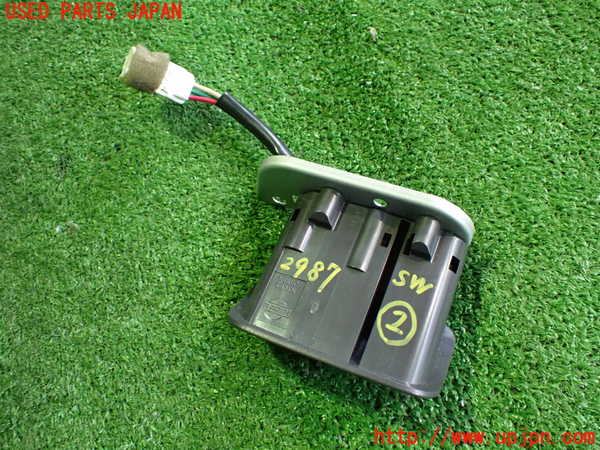 2UPJ-29876307]セドリック 4ドアハードトップ(UY32)スイッチ2 (フューエル) 中古_m0002.jpg