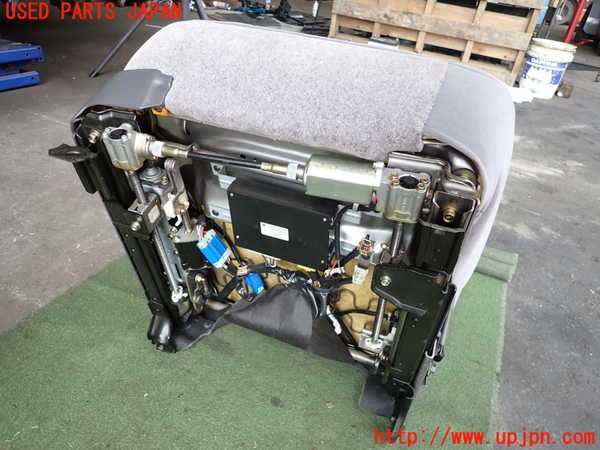 2UPJ-29877035]セドリック 4ドアハードトップ(UY32)運転席シート 中古_m0005.jpg