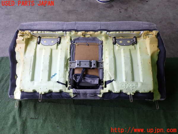 2UPJ-29877385]セドリック 4ドアハードトップ(UY32)リアシート 中古_m0005.jpg