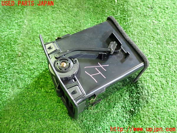 2UPJ-29877528]セドリック 4ドアハードトップ(UY32)エアコン吹き出し口3 (左) 中古_m0002.jpg