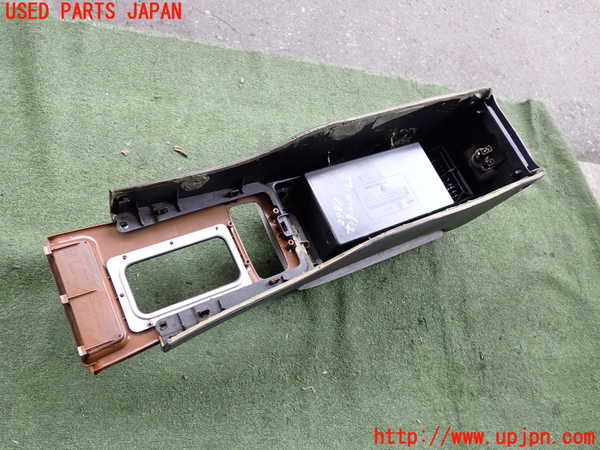 2UPJ-29877540]セドリック 4ドアハードトップ(UY32)センターコンソール 中古_m0004.jpg