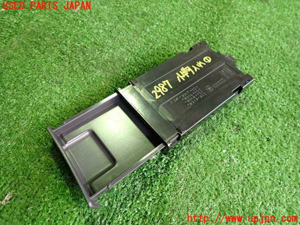 2UPJ-29877841]セドリック 4ドアハードトップ(UY32)小物入れ1 中古_m0002.jpg
