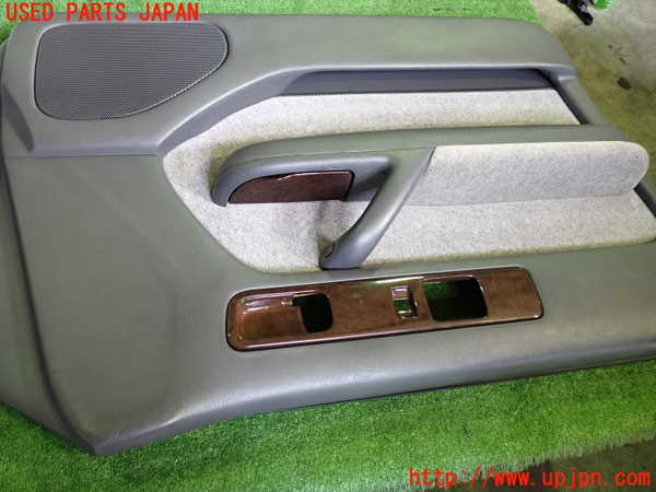 2UPJ-29871264]セドリック 4ドアハードトップ(UY32)左前ドア内張り 中古_m0002.jpg