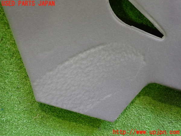 2UPJ-29877675]セドリック 4ドアハードトップ(UY32)右リアピラートリム 中古_m0002.jpg