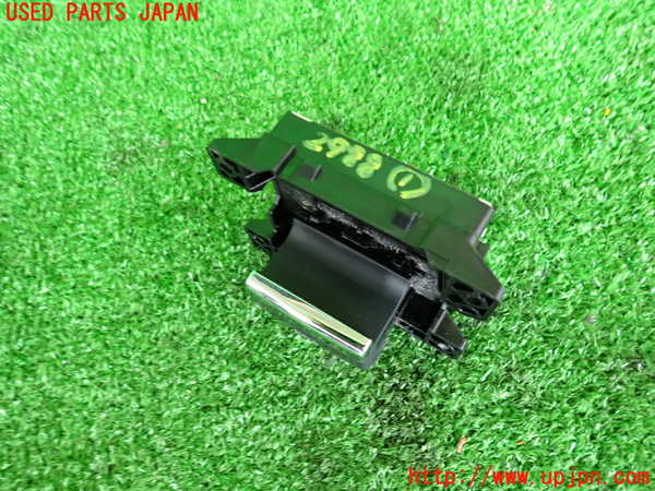 2UPJ-29886306]レヴォーグ(VMG)スイッチ1 (パーキング) 中古_m0002.jpg