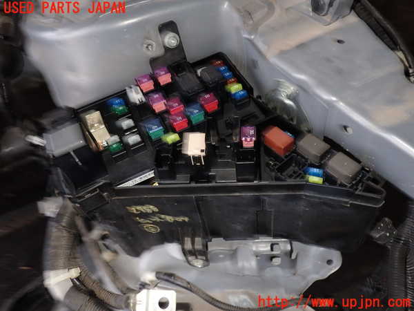 2UPJ-29886742]レヴォーグ(VMG)ヒューズボックス2 中古_m0002.jpg