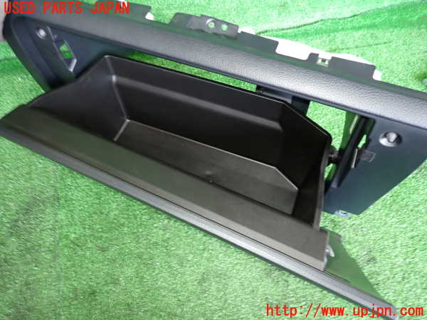2UPJ-29887516]レヴォーグ(VMG)グローブボックス1 中古_m0002.jpg