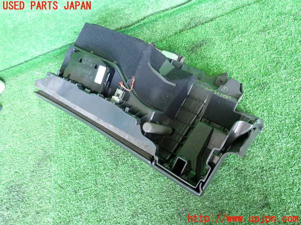 2UPJ-29897516]ポルシェ・ケイマン(98720)グローブボックス1 中古 (987c型)_m0003.jpg