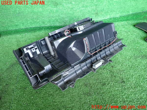 2UPJ-29897516]ポルシェ・ケイマン(98720)グローブボックス1 中古 (987c型)_m0004.jpg
