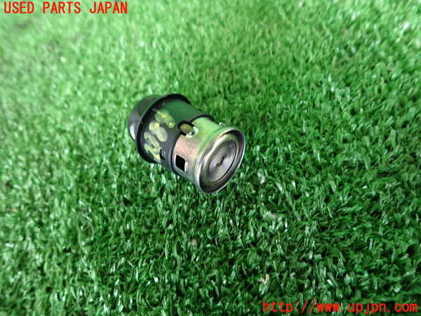 2UPJ-29897815]ポルシェ・ケイマン(98720)シガライター 中古 (987c型)_m0002.jpg