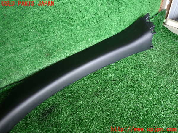 2UPJ-29897655]ポルシェ・ケイマン(98720)右フロントピラートリム 中古 (987c型)_m0003.jpg