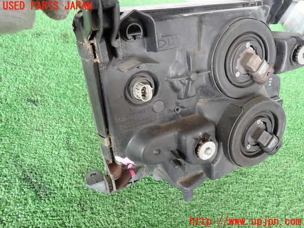 2UPJ-29901132]ランクル100系(UZJ100W)左ヘッドライト ハロゲン 【ジャンク品】 中古_m0004.jpg