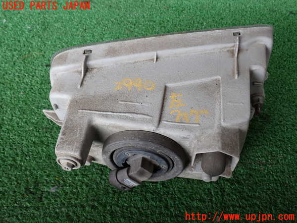 2UPJ-29901182]ランクル100系(UZJ100W)左フォグ 中古_m0002.jpg