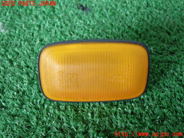 2UPJ-29901160]ランクル100系(UZJ100W)右ウィンカーレンズ 中古_m0001.jpg