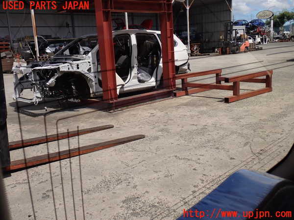 2UPJ-29901380]ランクル100系(UZJ100W)右クォーターガラス (43R-00073 M2E45) 中古_m0004.jpg