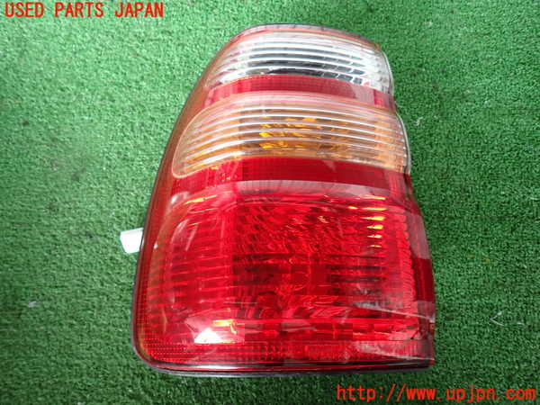 2UPJ-29901536]ランクル100系(UZJ100W)左テールランプ 中古_m0001.jpg