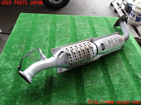2UPJ-29902661]ランクル100系(UZJ100W)触媒1 中古_m0004.jpg