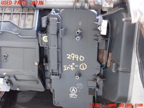 5UPJ-29906081]ランクル100系(UZJ100W)エバポレーター1 中古_m0001.jpg