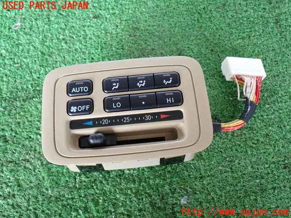2UPJ-29906306]ランクル100系(UZJ100W)スイッチ1 (リアエアコン
