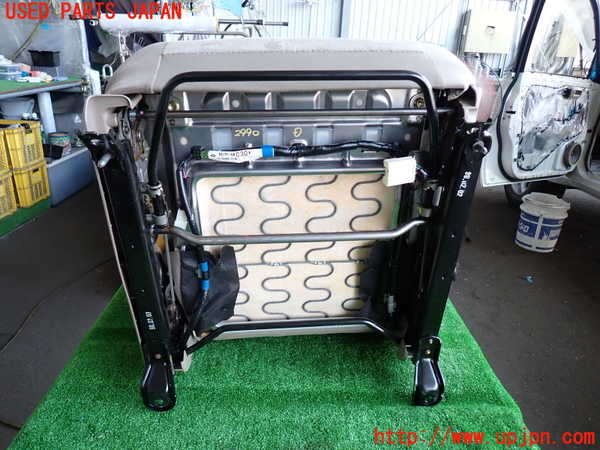 2UPJ-29907035]ランクル100系(UZJ100W)運転席シート 中古_m0005.jpg