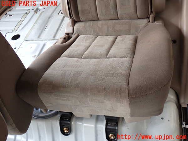 5UPJ-29907175]ランクル100系(UZJ100W)左2列目シート 中古_m0002.jpg