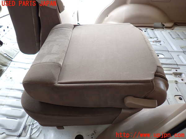 5UPJ-29907175]ランクル100系(UZJ100W)左2列目シート 中古_m0003.jpg