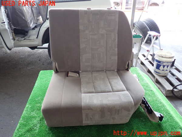 2UPJ-29907265]ランクル100系(UZJ100W)左3列目シート 中古_m0001.jpg