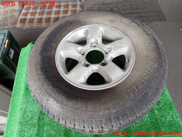 2UPJ-29909601]ランクル100系(UZJ100W)スペアタイヤ1 275/70R16 中古_m0002.jpg