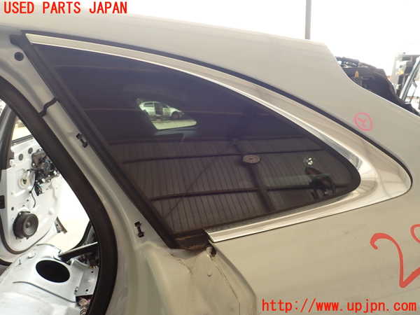 2UPJ-29911382]ジャガー・Fペイス(DC2NA)左クォーターガラス (43R-011604 M5540) 中古_m0001.jpg