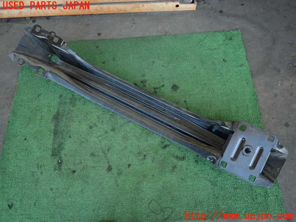 2UPJ-29911614]ジャガー・Fペイス(DC2NA)リアバンパーホースメント 中古_m0002.jpg