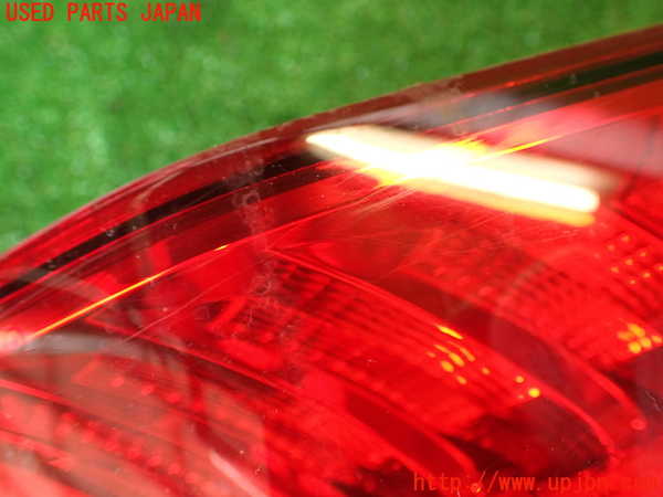 2UPJ-29911530]ジャガー・Fペイス(DC2NA)右テールランプ 中古_m0002.jpg