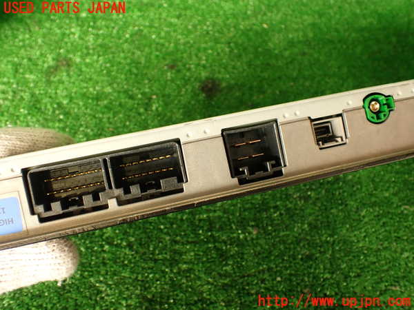 2UPJ-29916525]ジャガー・Fペイス(DC2NA)アンプ 中古_m0003.jpg