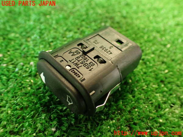 2UPJ-29916312]ジャガー・Fペイス(DC2NA)スイッチ7 中古_m0001.jpg